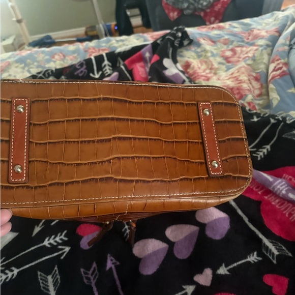 Vintage Embossed Leather Dooney & Bourke with dust bag. Medium purse 12x 16 - Picture 7 of 13